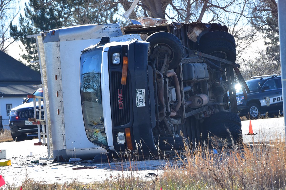 Deadly crash closes southbound US 287 in Lafayette